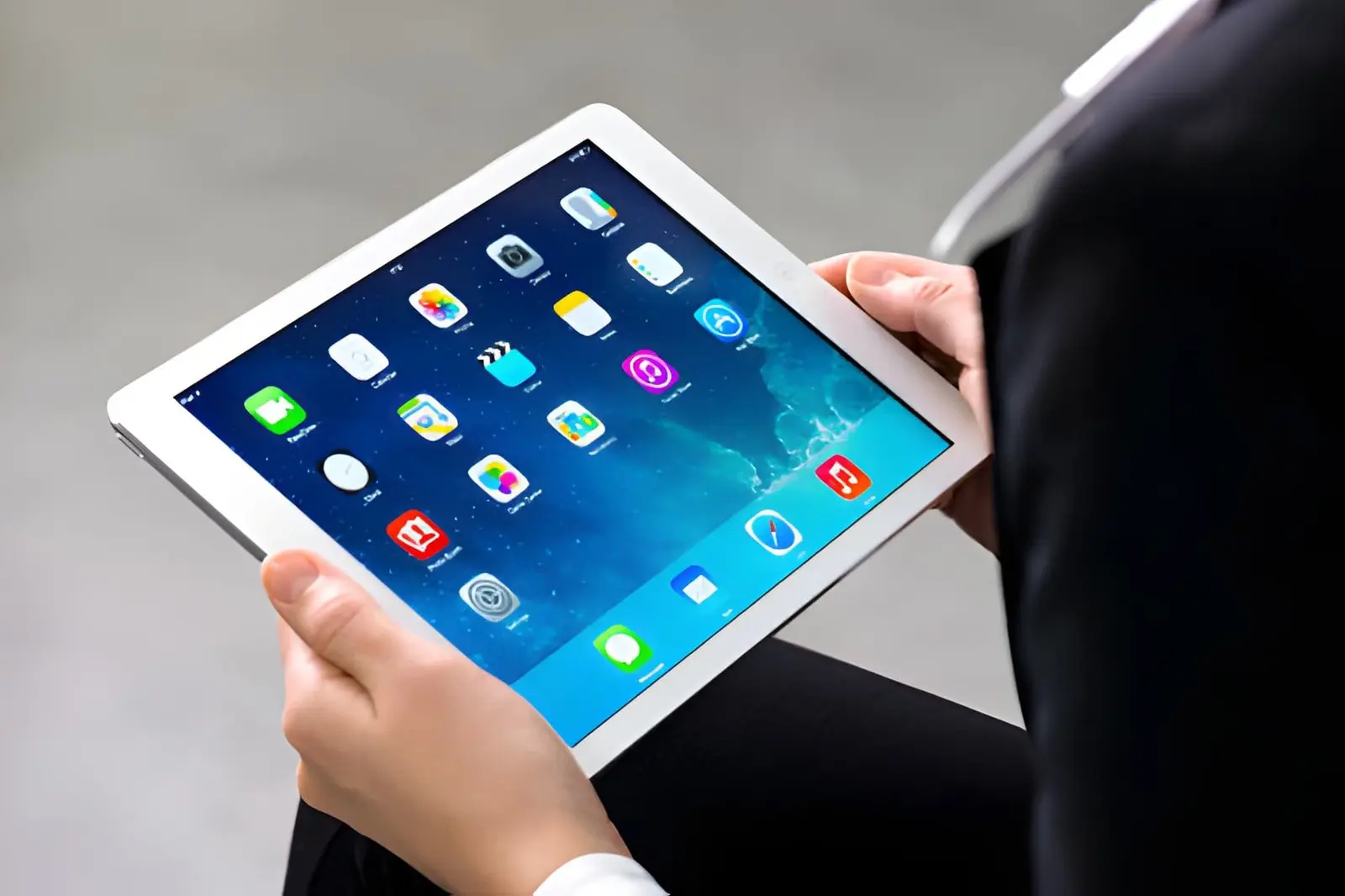 How iPad Rental for Events Supports Custom Branding and Pre-Loaded Content