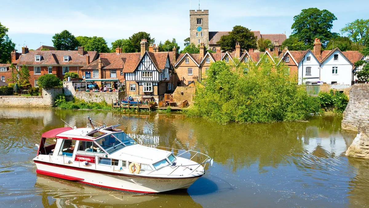 Operating a larger boat practical basic tips for safe boating and mooring